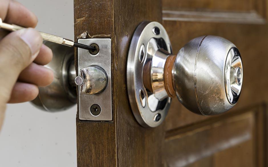serrurier ouverture porte Courbevoie